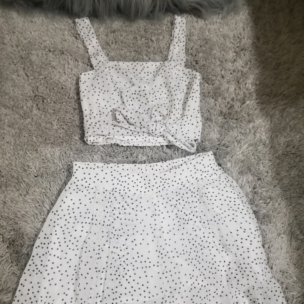 Two piece set - Picture 3 of 4